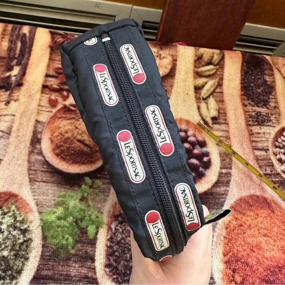 Lesportsac x Peanuts Snoopy Daisy XL Rectangular Cosmetic Bag - Picture 10 of 13